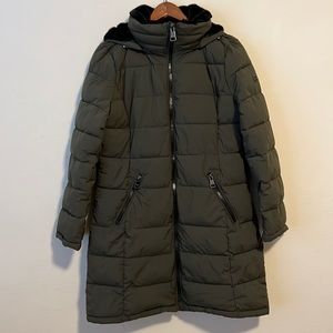 Andrew Marc L/G Women’s Long Stretch Parka, green.